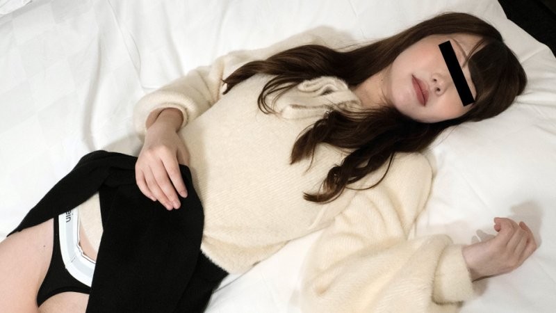 10musume_081025_01惊喜速战白皙美女3P！连续两次中出！早川果步