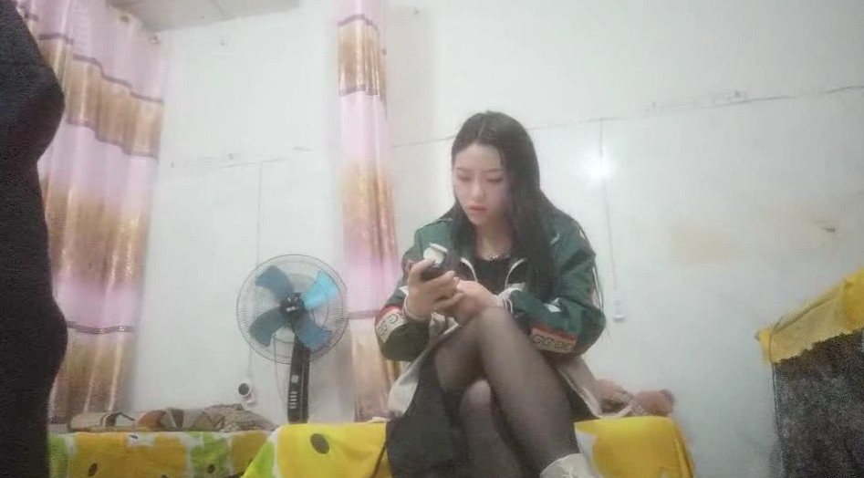 嫖娼达人暗访偷拍黑丝发廊少妇奶大微胖一摸下面全是水