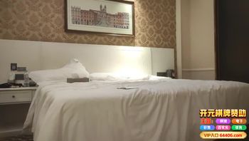 漂亮大奶小姐姐，各种姿势狂怼说皮都磨破了