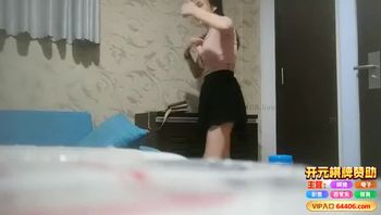 美乳嫩穴兼职少妇，沙发上多姿势输出