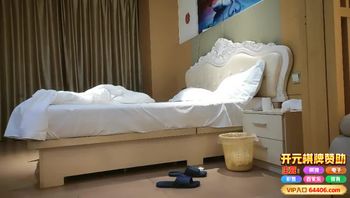 巨乳兼职少女，哥们鸡鸡有点不争气被嫌弃