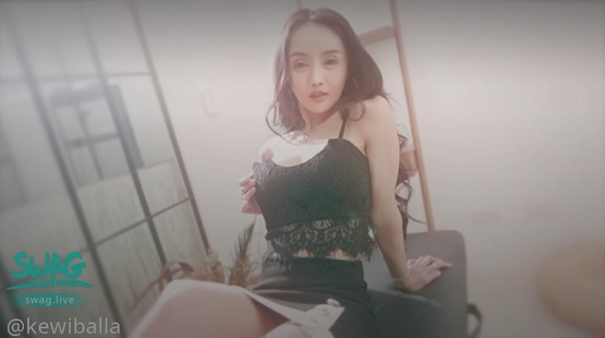 性感肉欲极致女按摩师,帮你清通枪管