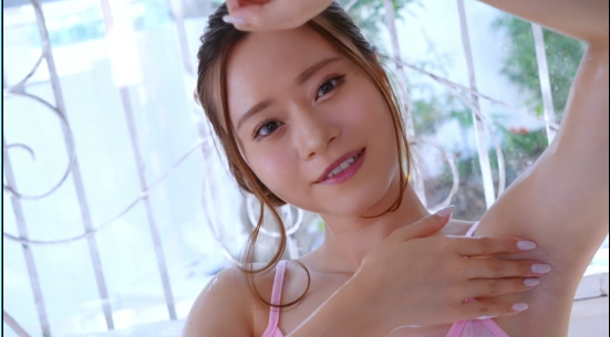 新上市肤白屁股翘的美女