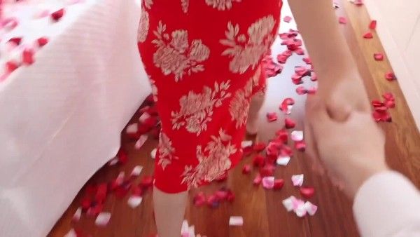 百万粉丝露脸日本网黄，日本妻子把自己的身体当作情人节礼物送给丈夫 完美内射！